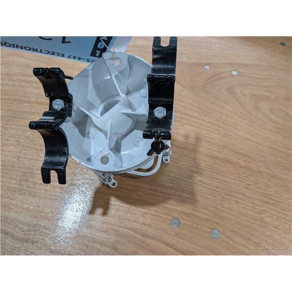 SUPPORT DE PLAFOND POUR PROJECTEUR