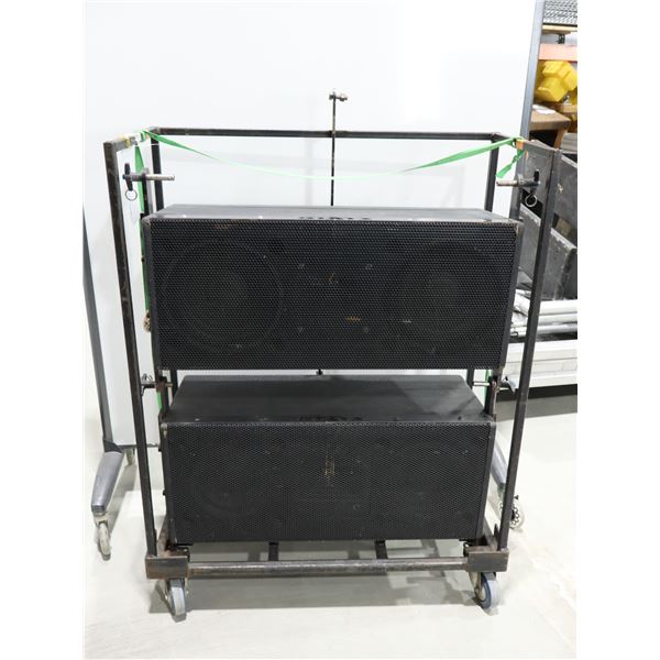LOT: 2 HAUT-PARLEURS 500W (RTSYS) DANS UNE CAGE MOBILE 35"x17"x46"