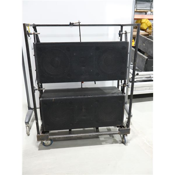 LOT: 2 HAUT-PARLEURS 500W (RTSYS) DANS UNE CAGE MOBILE 35"x17"x46"