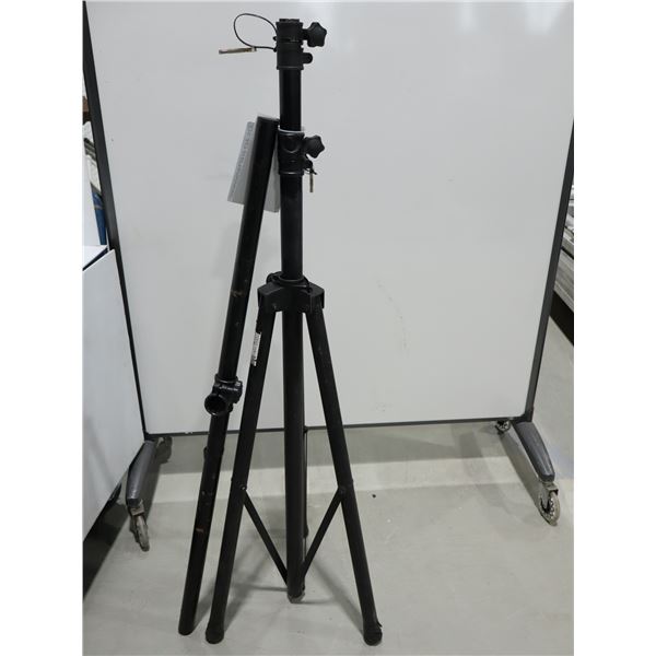 TRÉPIED POUR HAUT-PARLEUR