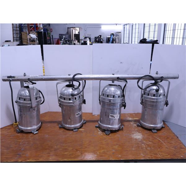 ENS DE 4 LUMINAIRES SUR SUPPORT