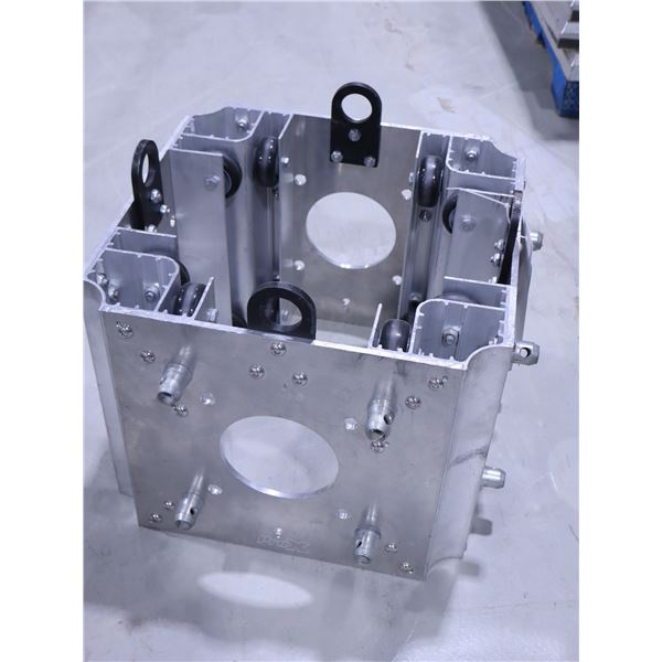 MATRICE DE LEVAGE DE STRUCTURE EN TREILLIS « COSMIC TRUSS »