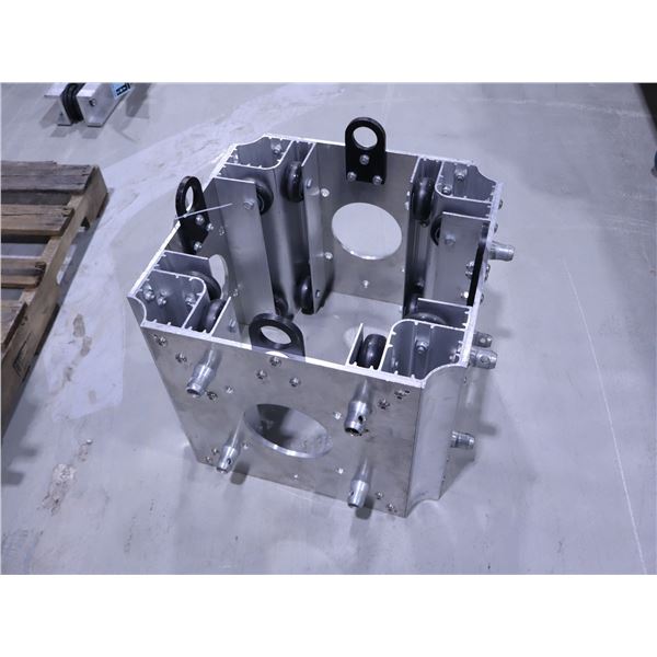 MATRICE DE LEVAGE DE STRUCTURE EN TREILLIS « COSMIC TRUSS »