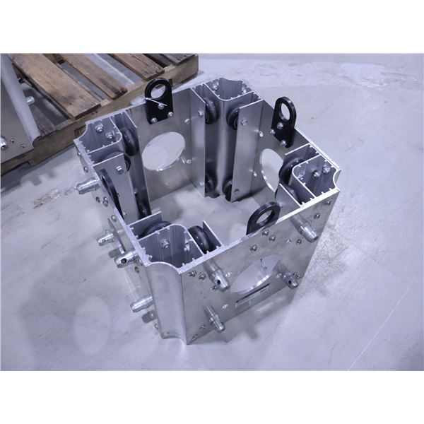 MATRICE DE LEVAGE DE STRUCTURE EN TREILLIS « COSMIC TRUSS »