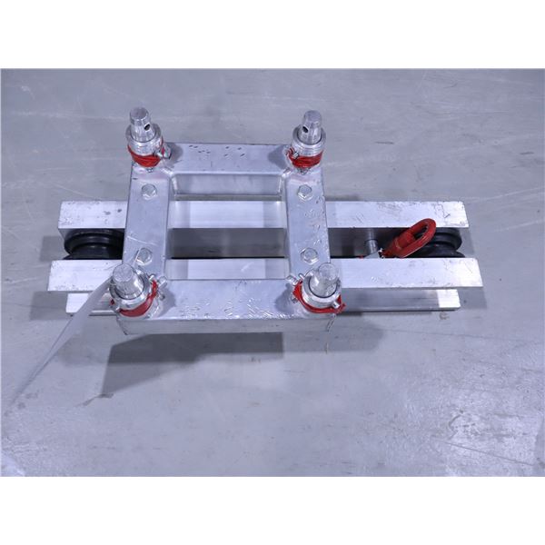 PARTIE SUPÉRIEURE DU SYSTÈME DE TOUR À TREILLIS F34 « COSMIC TRUSS »