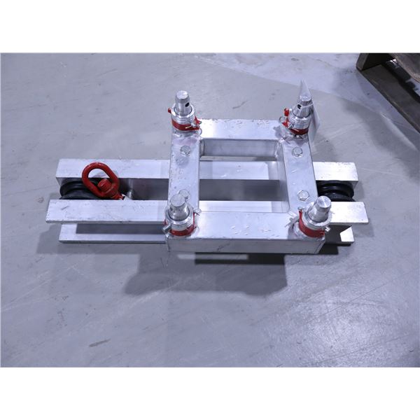 PARTIE SUPÉRIEURE DU SYSTÈME DE TOUR À TREILLIS F34 « COSMIC TRUSS »