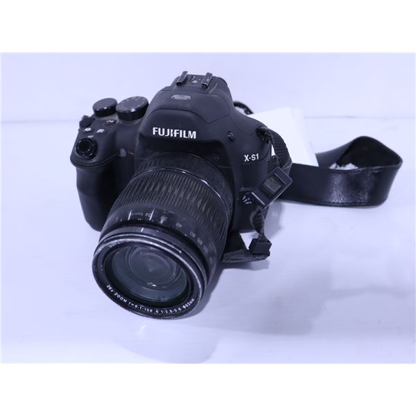 CAMÉRA DIGITALE FUJIFILM X-S1 26x ZOOM SANS CHARGEUR