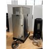Image 3 : CAFETIÈRE ARAMARK 120v AVEC 2 DISTRIBUTEURS