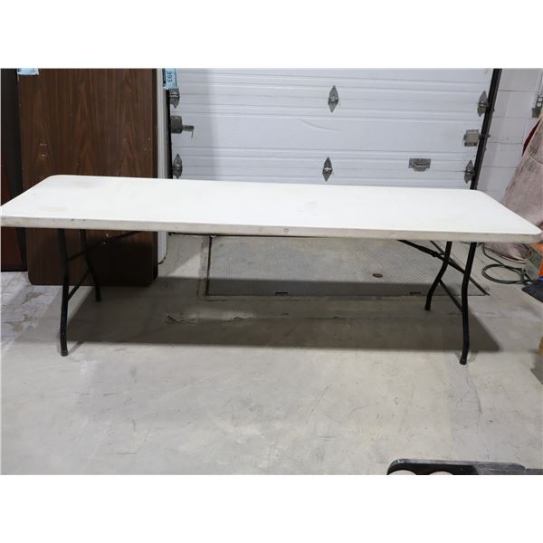 TABLE PLIANT 8' PLASTIQUE