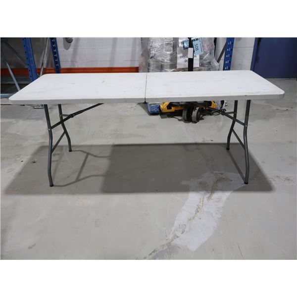 TABLE PLIANT 6' PLASTIQUE