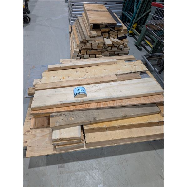 2 PALETTES DE PLANCHES DE BOIS ASSORTIES