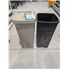 Image 1 : LOT DE 2 POUBELLES CARRÉ 15.5"x15.5"x31"