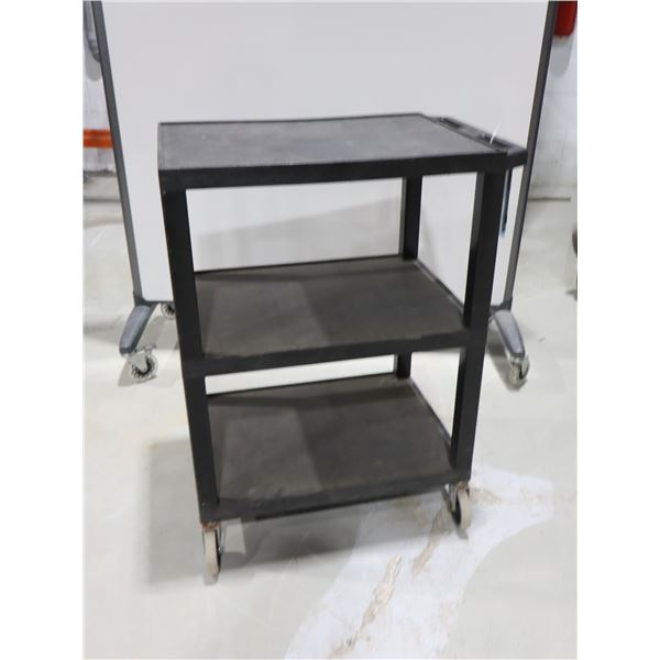 CHARIOT EN PLASTIQUE 24"x18"x34"