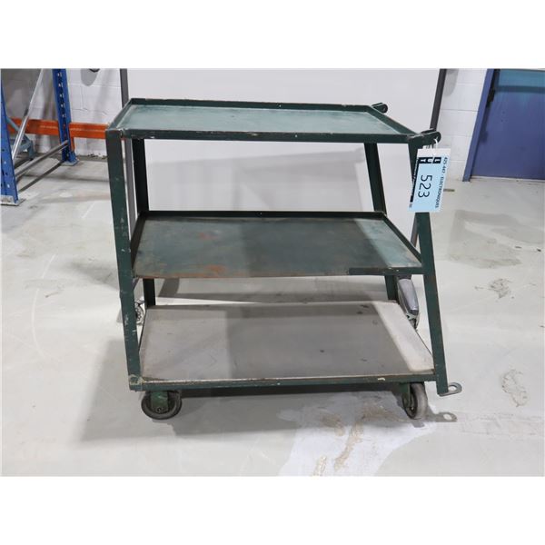 CHARIOT EN METAL 30"x20"x37" (IRREG.)