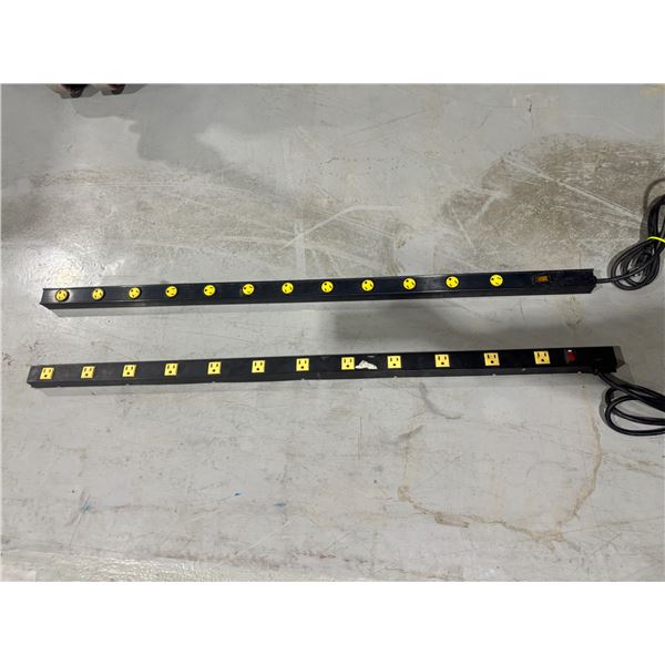 LOT DE 2 BARRES D'ALIMENTATION À 12 PRISES (4') ASST