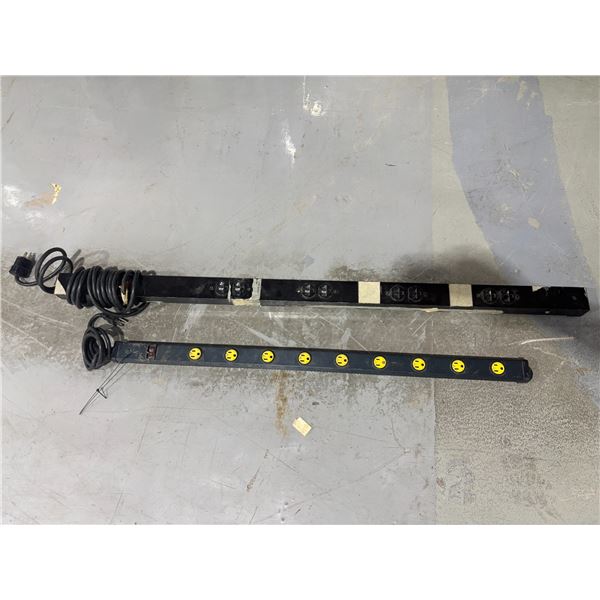 LOT DE 2 BARRES D'ALIMENTATION À 8 PRISES ASST