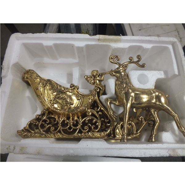 3 White Santa's & Gold Color Ornament