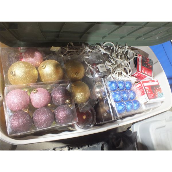 Tote Of Assorted Christmas Decorations (Ni)