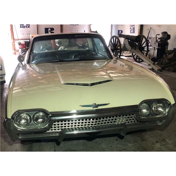 1962 Ford Thunderbird