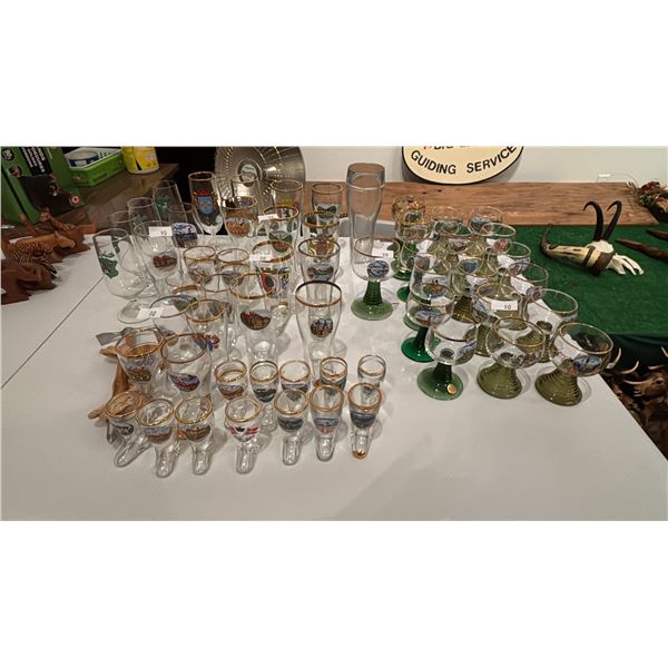 LARGE LOT OF COLLECTABLE GLASSES, WINE GLASSES & BEER BOOTS