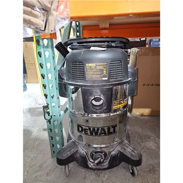 DeWalt DXV10S 10-Gallon Wet/Dry Vac, 8A, 120V, 60Hz
