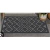 Image 1 : Off The Loom Runner Rug, 2ft 6in x 6ft 4in – Gray Pattern – NOT EXACT AS SHOWN IN 