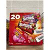 Image 2 : 1.1 kg Assorted Candy Mix Featuring Skittles, Starburst, and Hubba Bubba