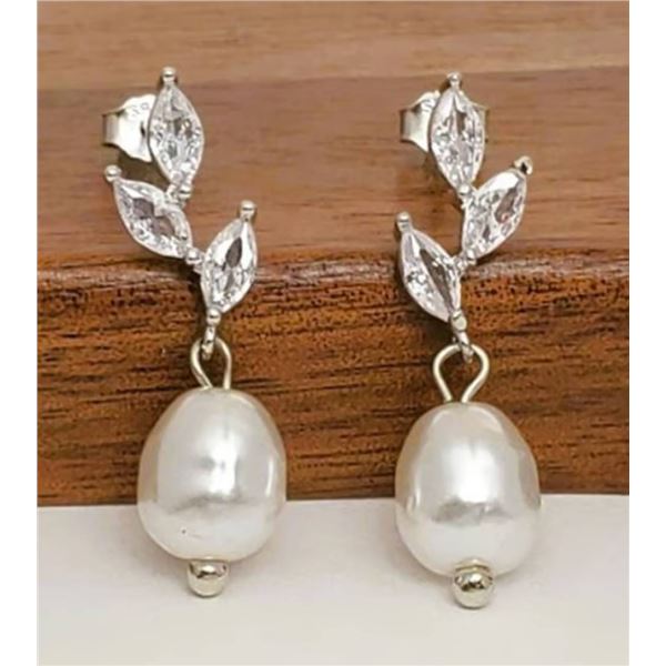 Veedoff Pearl Drop Earrings With Leaf Design and Crystal Accents