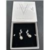 Image 2 : Veedoff Pearl Drop Earrings With Leaf Design and Crystal Accents