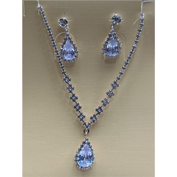 Necklace And Earrings Set Featuring Clear Gemstones With Silver-Tone Metal