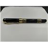 Image 4 : Black and Gold Fountain Pen with Decorative Detailing