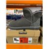 Image 2 : Kirkland Signature Ladies’ Grey Boots, Size US/CA 8, Item 1711735