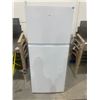 Image 2 : TCL Top Freezer Refrigerator, TRF211TDA1, 21.1 Cu. Ft., White Finish