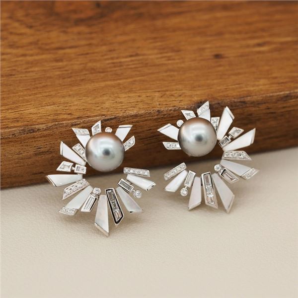 18K Gold Tahitian Pearl Earrings