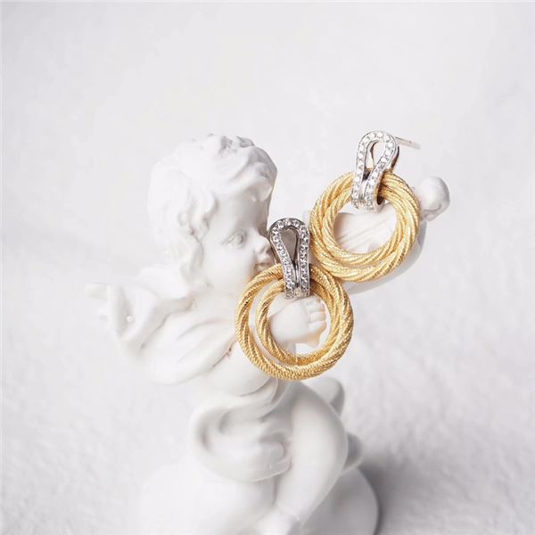 18K Gold Diamond Earrings