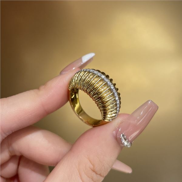 18K Gold Diamond Ring