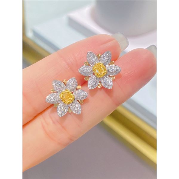 18K Gold Yellow Diamond Flower Earrings