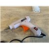 Image 2 : Glue Gun Kit With Glue Stick Plus A 200 Count Extra Bag of Glue Sticks