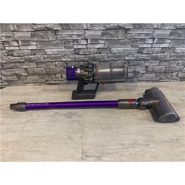 Dyson Cyclone V10 Cordless Vacuum Cleaner