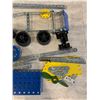 Image 3 : 9 x 12 Box of Mecanno Parts