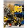 Image 5 : 9 x 12 Box of Mecanno Parts