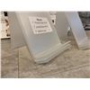Image 2 : Boloyo Acrylic Book Stands Without Ledge - 6 Pack - Large