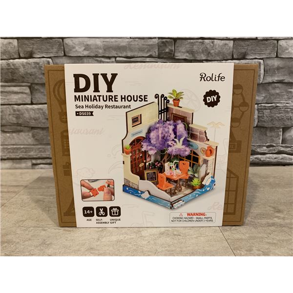 DIY Minature House Sea Holiday Restaurant Rolife