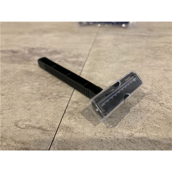 Pack of 30 Disposable Razors