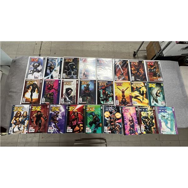 (24) MARVEL ULTIMATE X-MEN COMIC BOOKS