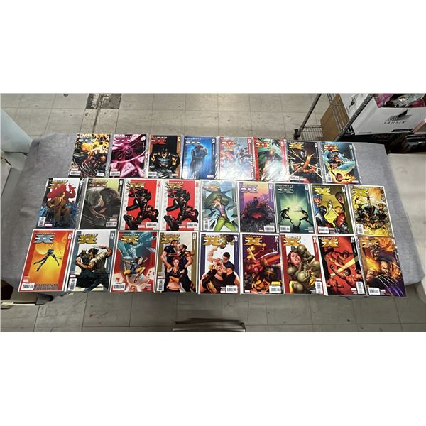(26) MARVEL ULTIMATE X-MEN COMIC BOOKS