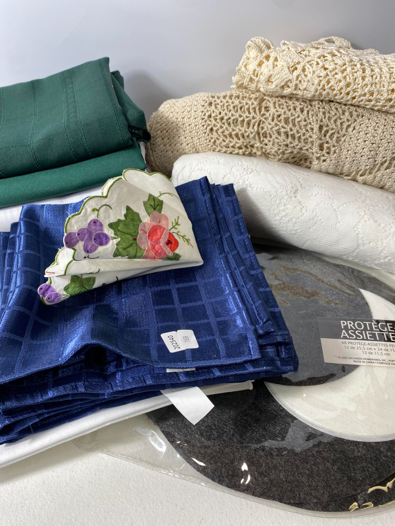 Vintage Table Linens & Fabric Assortment - Napkins, Doilies & Tablecloths