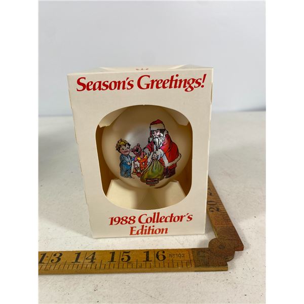 1988 Campbell's Soup Collectors Edition Santa with Children Ornament  Boxed