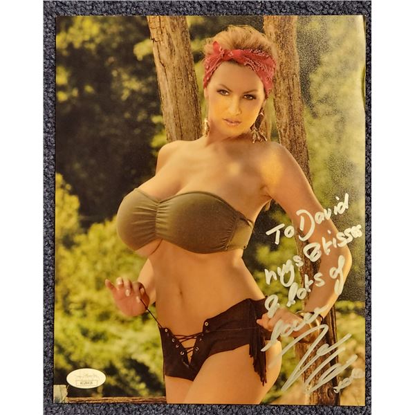 Jordan Carver signed 8” x 10” color photo with JSA (5)