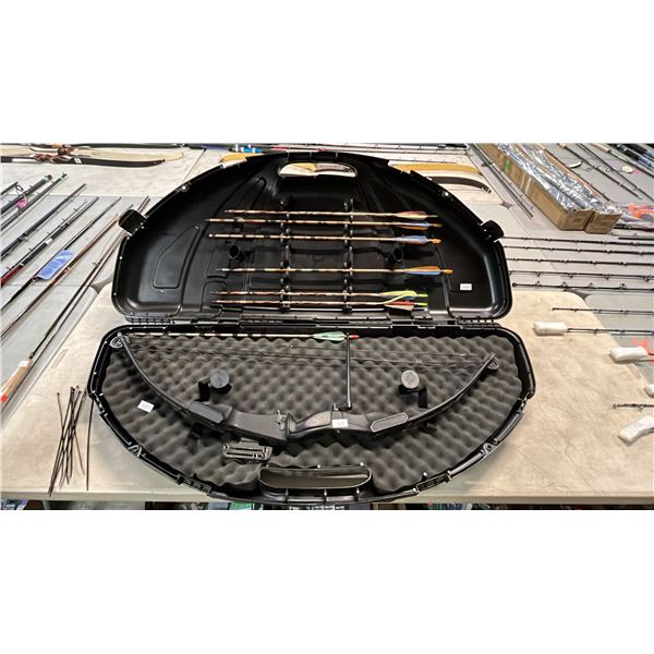 BEAR ARCHERY BLACK BEAR BOW WITH ARROWS & FLAMBEAU HARD SHELL CASE 838876